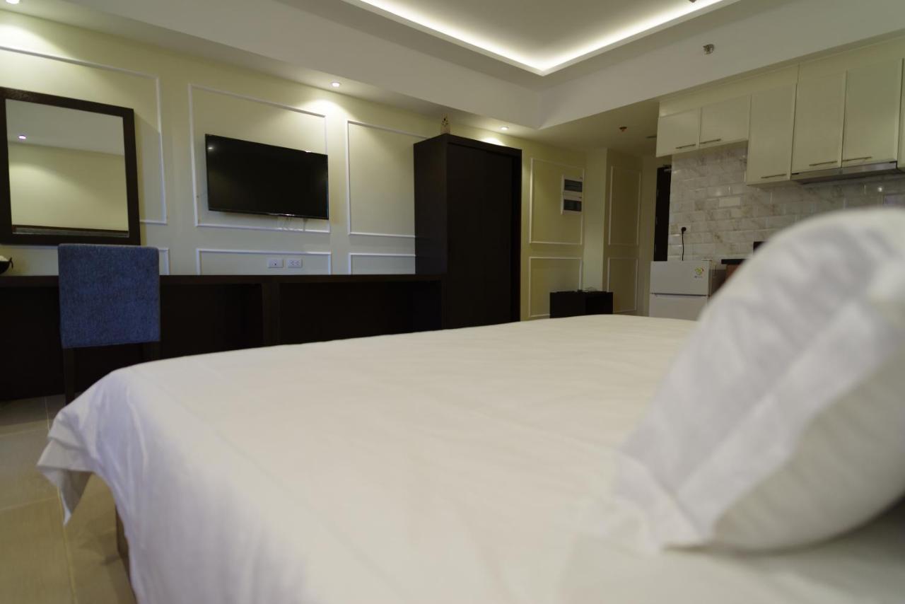 Luxe In Venice Aparthotel Taguig Buitenkant foto